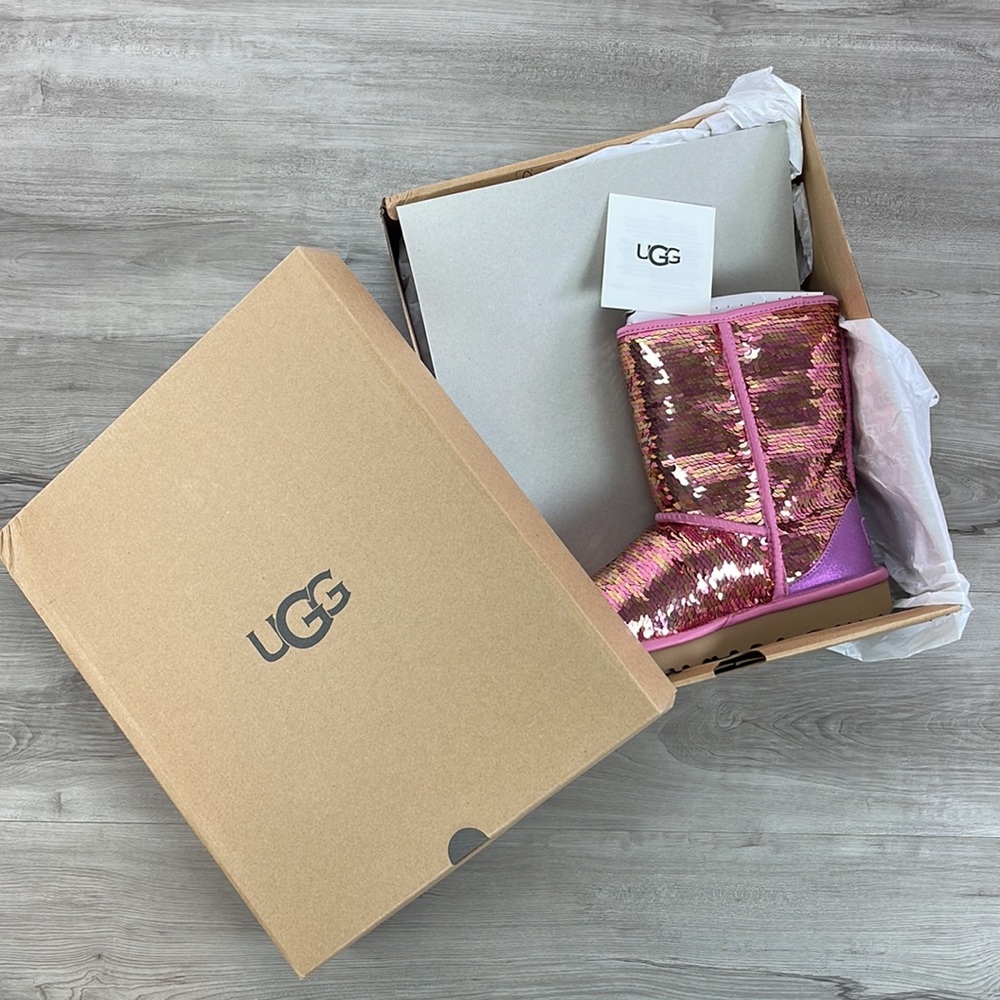 🍁UGG🍁 CLASSIC SHORT SEQUIN PINK TONAL BOOTS - Picture 15 of 15